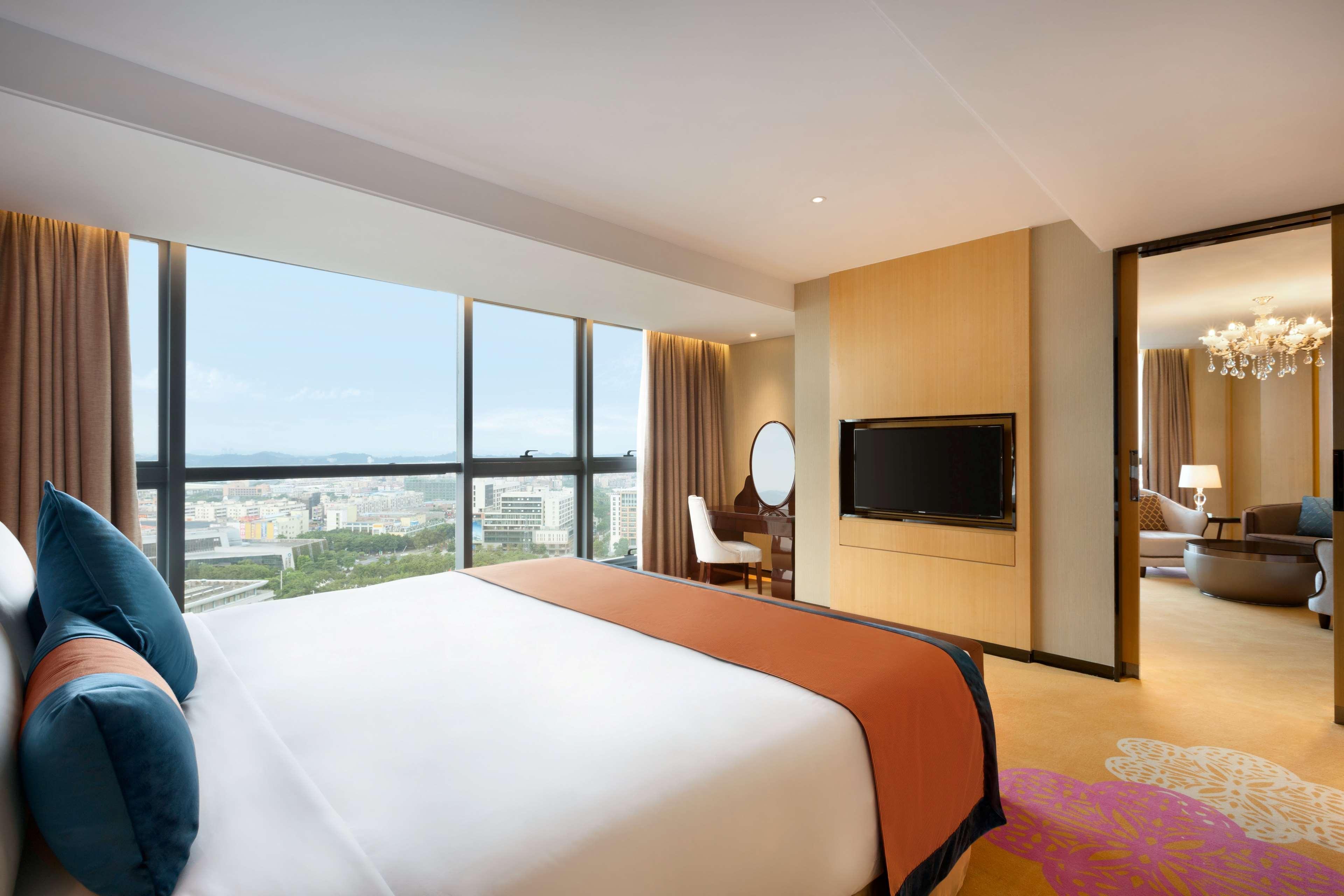 Ramada Foshan Nanhai Экстерьер фото